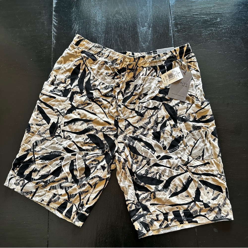 NWT XL Royalty For Me Shorts Vacation Cream and Black Longer length Tropical
